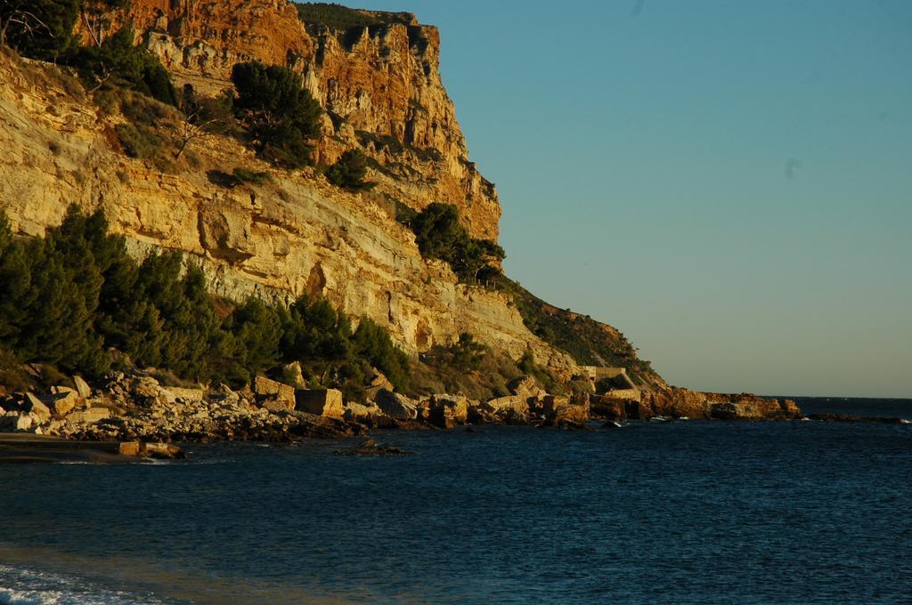 Cassis Loc - Chambre Meublee Екстер'єр фото